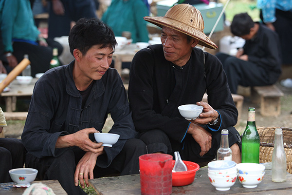what-to-buy-in-ha-giang-corn-wine
